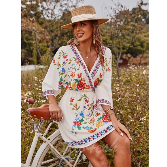 Cream Floral Print Bell Sleeve Folk Dress Short V-Neck - Picture 3 of 7